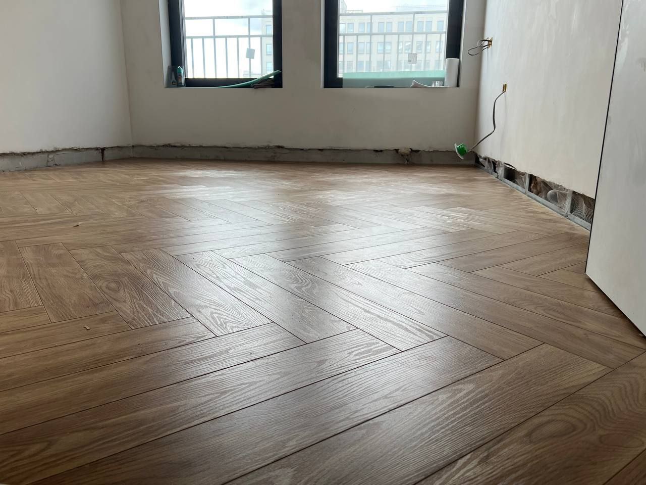 Укладка SPC покрытия в Казани